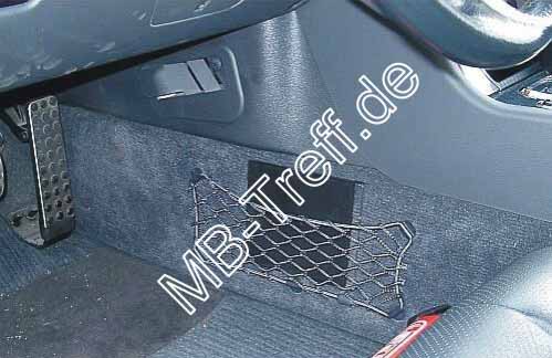 Anleitungen | Mercedes Allgemein | Gepcknetz im Beifahrerfuraum: Bild 0