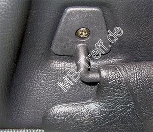 Anleitungen | Mercedes SLK-Klasse (r170) | Mikrofon fr FSE montieren und iPod-Anschluss einbauen: Bild 0