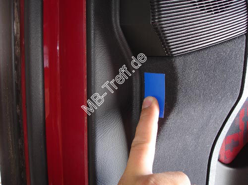 Anleitungen | Mercedes C-Klasse (w202) | Ausstiegsleuchten + Warn-LED fr die hinteren Tren: Bild 0