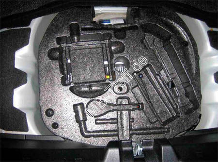 Tipps-tricks | Mercedes SLK-Klasse (r171) | Kofferraumvolumen um 8 Liter bei TireFit-Kit erhhen: Bild 0