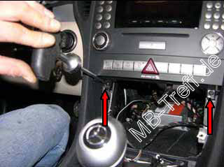 Tipps-tricks | Mercedes SLK-Klasse (r171) | Ausbau des original Radio: Bild 10