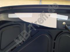 Anleitungen | Mercedes SLK-Klasse (r170) | 2. Griff im Kofferraumdeckel: Bild 4