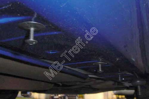 Anleitungen | Mercedes SLK-Klasse (r170) | FL: Seitenschweller an PreFacelift: Bild 18