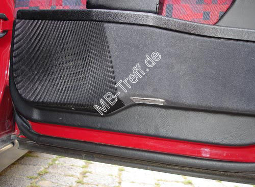 Anleitungen | Mercedes C-Klasse (w202) | Ausstiegsleuchten + Warn-LED fr die hinteren Tren: Bild 3