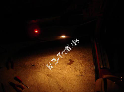 Anleitungen | Mercedes C-Klasse (w202) | Ausstiegsleuchten + Warn-LED für die hinteren Türen: Bild 5