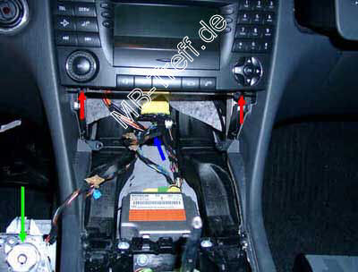 Anleitungen | Mercedes E-Klasse (w211) | MP3-fähiger CD-Wechsler am APS50: Bild 4