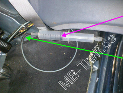 Tipps-tricks | Mercedes CLK-Klasse (c208) | Notentriegelung für Kofferraum: Bild 25