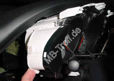 Tipps-tricks | Mercedes SLK-Klasse (r170) | Kombiinstrumentenbeleuchtung tauschen: Bild 14