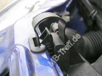 Tipps-tricks | Mercedes SLK-Klasse (r170) | Kühlerbefestigung mit Clip vom SLK 32 AMG: Bild 6