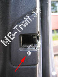 Tipps-tricks | Mercedes C-Klasse (w202) | Türverkleidung entfernen (hinten): Bild 2