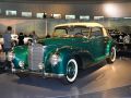 Kleines Treffen am Mercedes-Museum - Brovning