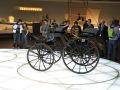 Kleines Treffen am Mercedes-Museum - E 230