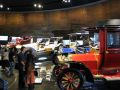 Kleines Treffen am Mercedes-Museum - E 230