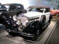 Kleines Treffen am Mercedes-Museum - E 230