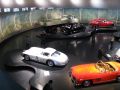 Kleines Treffen am Mercedes-Museum - E 230