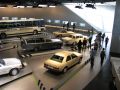 Kleines Treffen am Mercedes-Museum - E 230