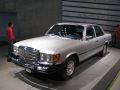 Kleines Treffen am Mercedes-Museum - E 230