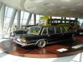 Kleines Treffen am Mercedes-Museum - E 230