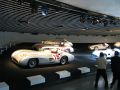 Kleines Treffen am Mercedes-Museum - E 230